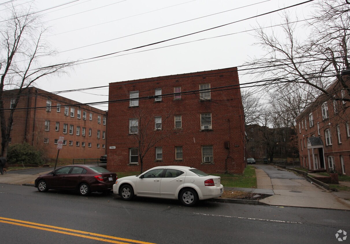 Foto del edificio - 3463-3465 Minnesota Ave SE