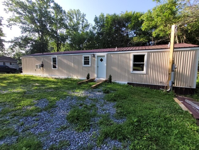 Building Photo - 522 Sandmine Rd