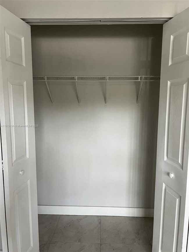 Foto del edificio - 10373 NW 8th St