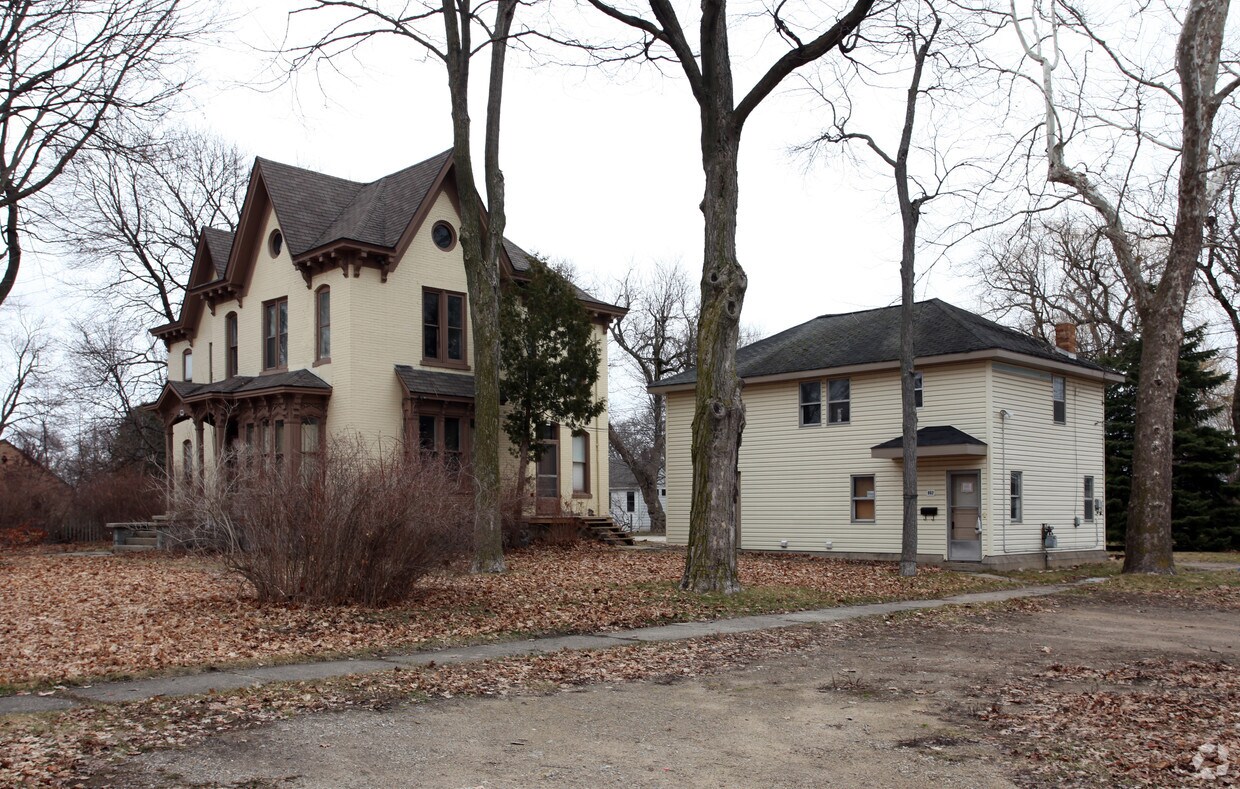 Building Photo - 602-604 N Kinney