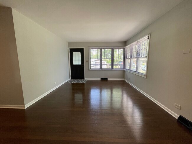 Building Photo - 16819 Forest View Dr