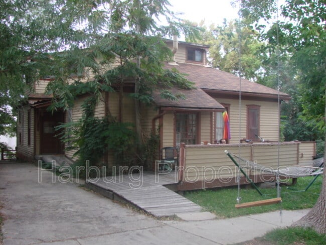 Building Photo - 1013 Portland Pl