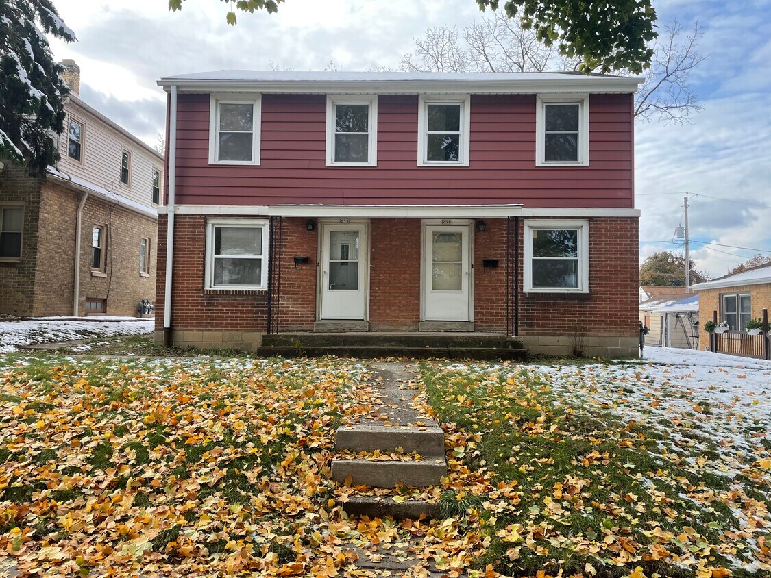 Primary Photo - 231 S 74th St