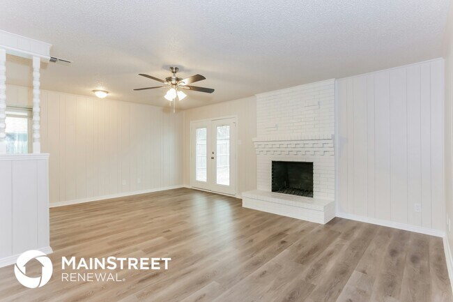 Foto del edificio - 328 Bennett Cir