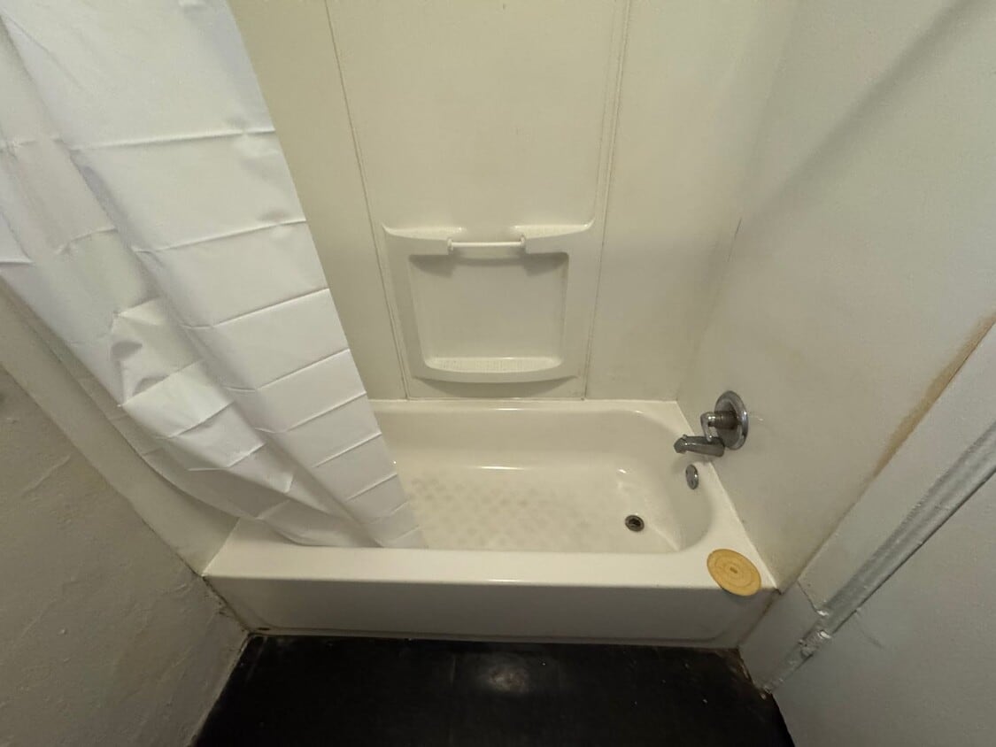 Foto principal - 337 Iota Ave S