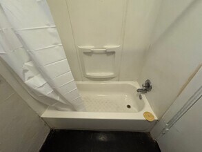 Building Photo - 337 Iota Ave S