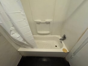 Building Photo - 337 Iota Ave S