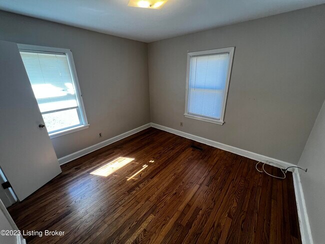 Foto del edificio - 1002 Meadow Hill Rd