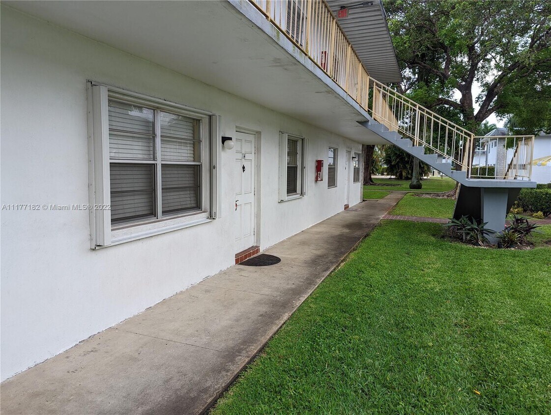 6191 SW 37th St Unit 114, Davie, FL 33314 Condo for Rent in Davie, FL