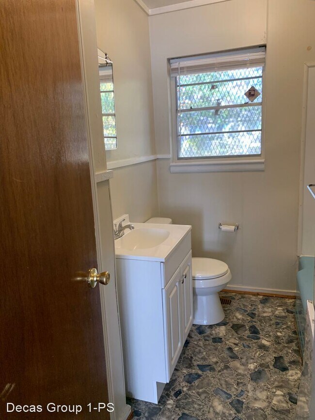 Foto del edificio - 3 br, 1 bath House - 5616 Camden Avenue
