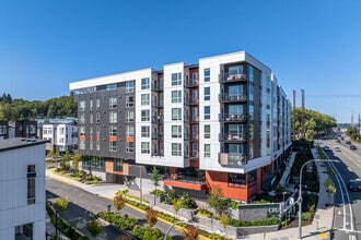 Building Photo - Cru at Willows 124