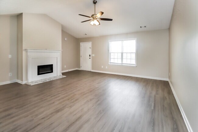 Building Photo - 215 Corleys Dr