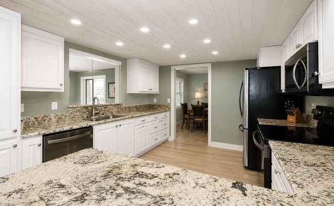 Building Photo - 2876 Captiva Dr