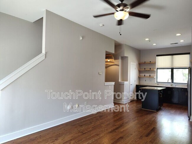 Foto del edificio - 926 E 8th St