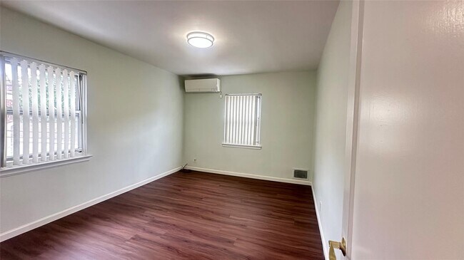 Foto del edificio - 73-28 199th St