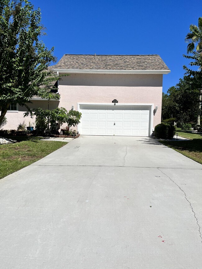 Building Photo - 1842 Bluebonnet Way