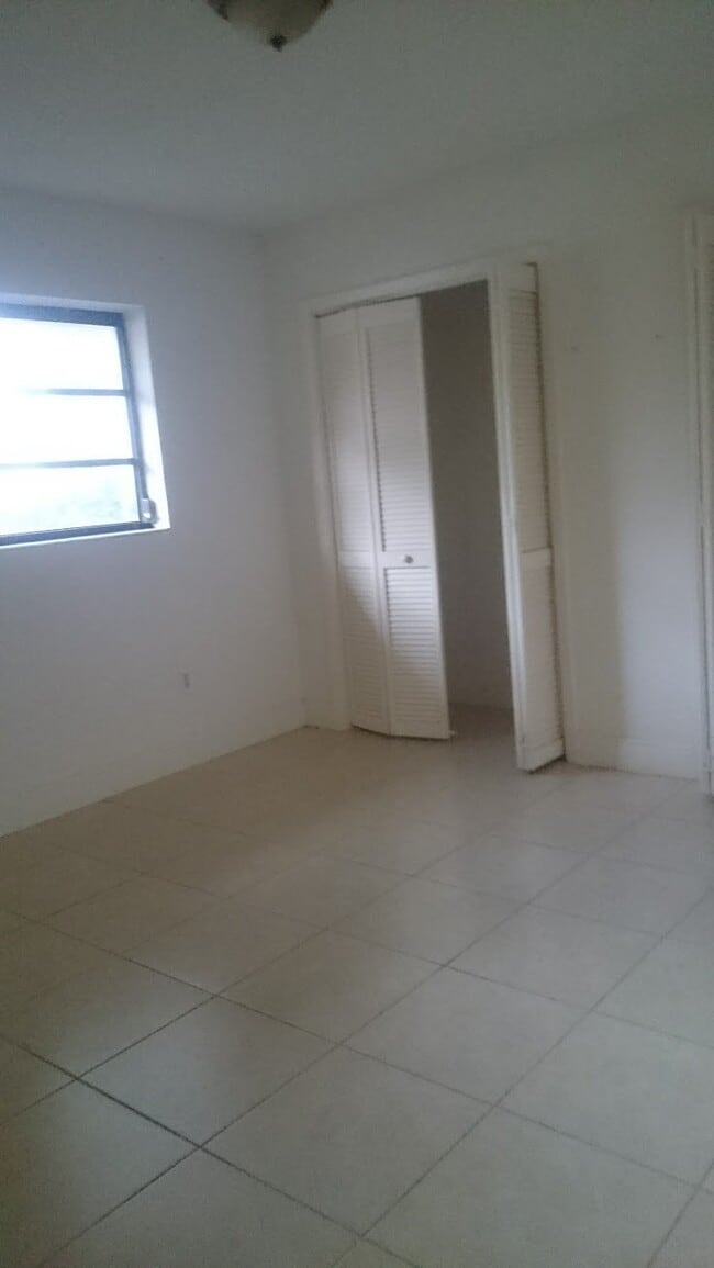 Foto del edificio - 2144 SW 17th St