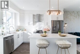 Building Photo - 430 Duncan St