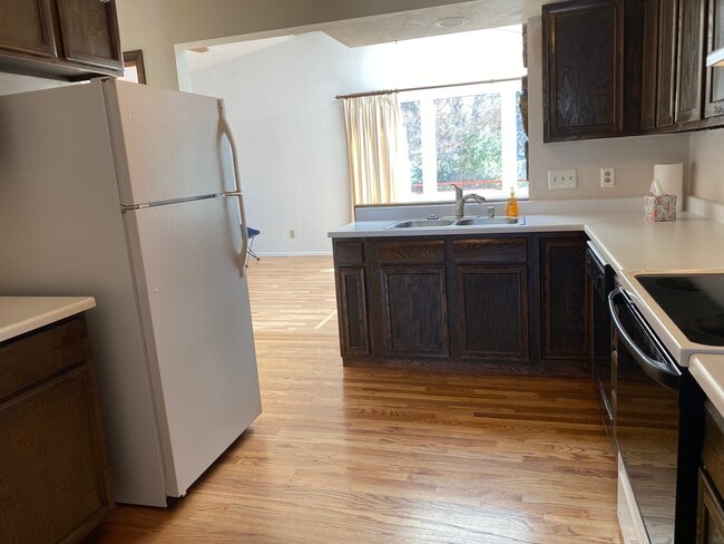 Building Photo - 5125 Thistle Ct