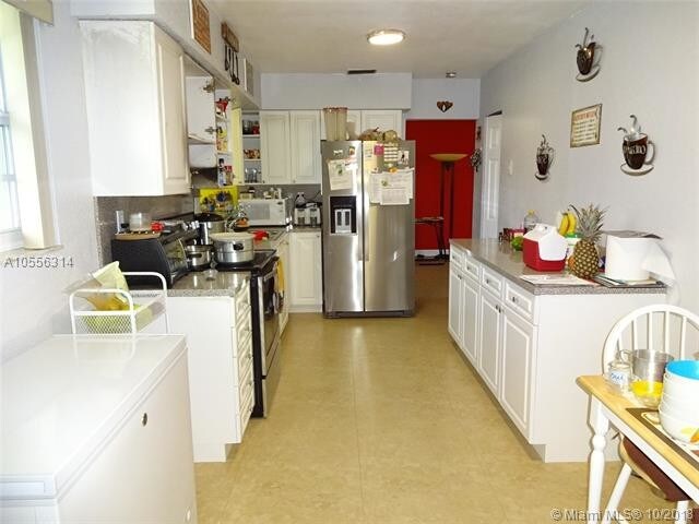 Building Photo - 32240 SW 199th Ave
