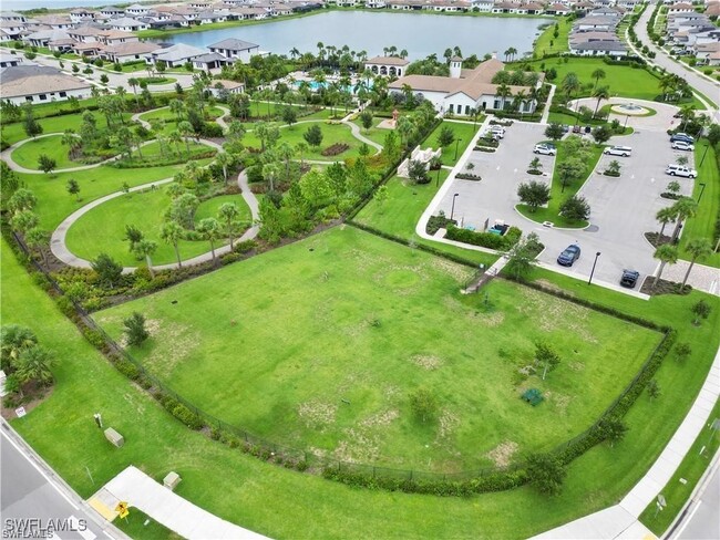 Foto del edificio - 5574 Cassidy Ln