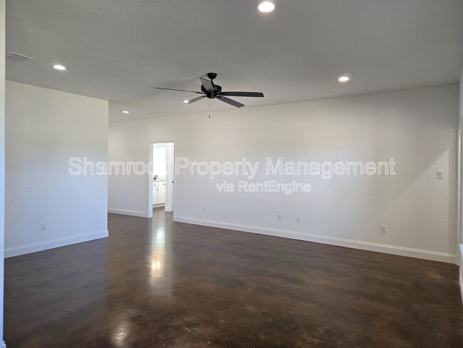 Building Photo - 125 Windmill Wy