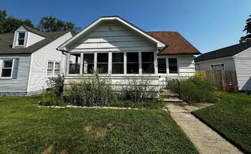 Building Photo - 229 E Fairview Ave