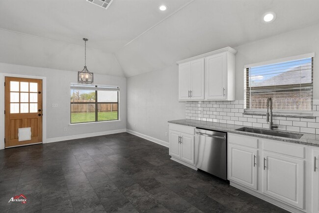 Building Photo - 2309 Tallgrass Cir