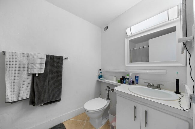 Foto del edificio - Bay Park Towers