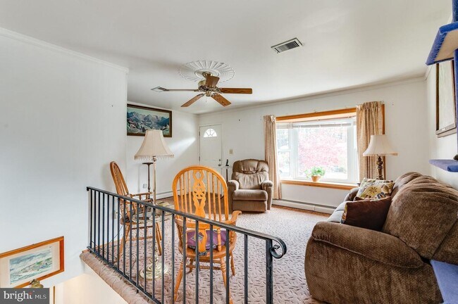 Living room - 14024 Roanoke St