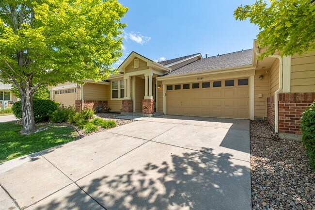 Building Photo - This beautiful 3-bedroom, 3-bathroom in Pa...