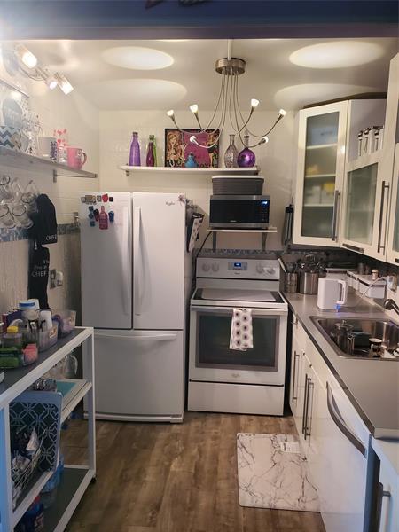 Foto del edificio - 4058 Ainslie Dr