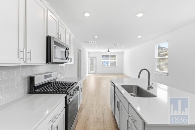 Building Photo - 8129 Linnie Ln