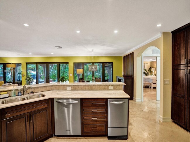 Building Photo - 515 Lido Dr