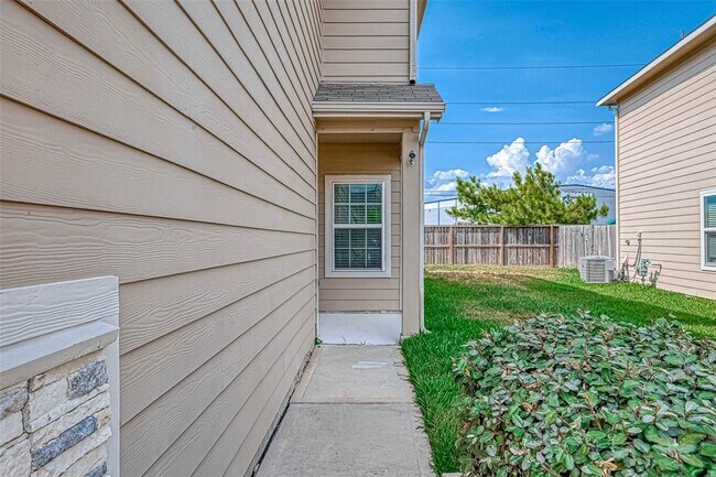 Foto del edificio - 5102 Gable Ln
