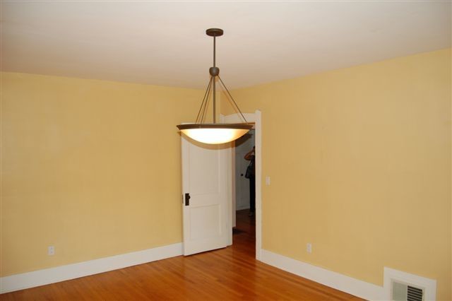 Building Photo - 1108 S Busey Ave