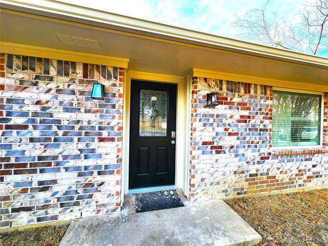 Building Photo - 1401 E Sherman Dr