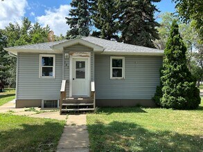 Building Photo - 145 12th Ave W