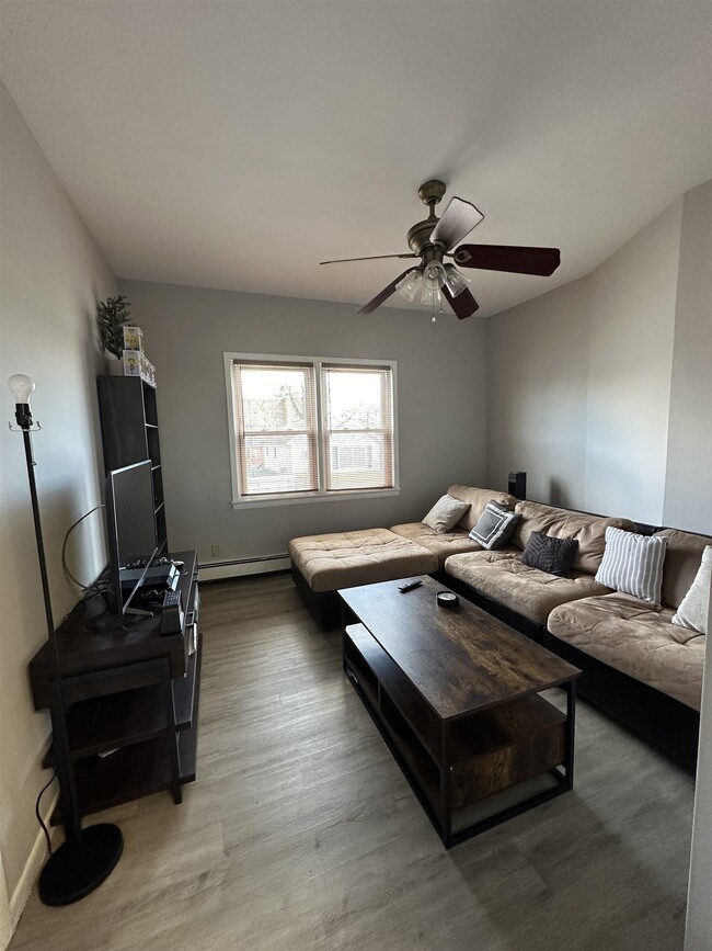 Foto del edificio - 46-48-48 E 17th St