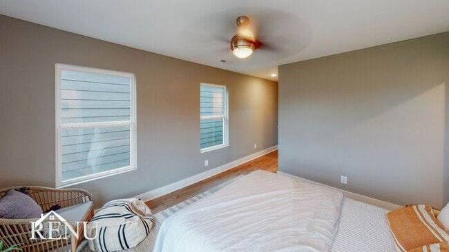 Foto del edificio - 2360 E 18th St