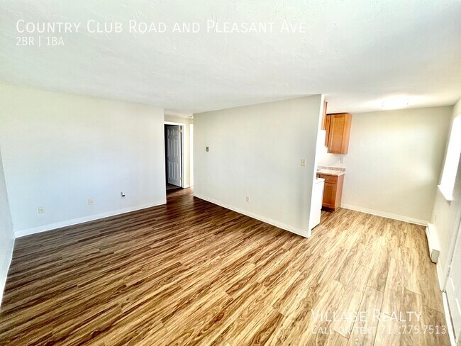 Foto del edificio - 615 Country Club Rd