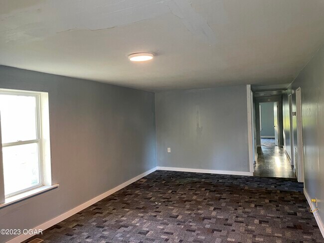 Building Photo - 1832 Ohio Ave