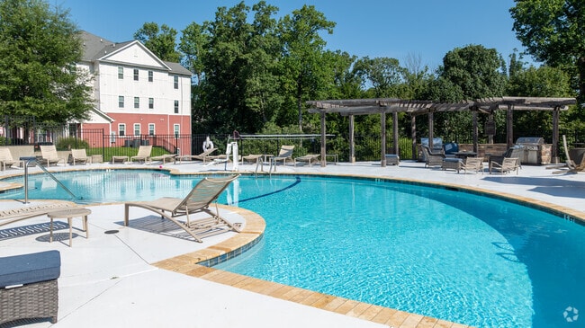 Pool - Walden Station Apts