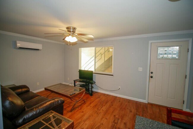 Foto del edificio - 335 Clover Avenue