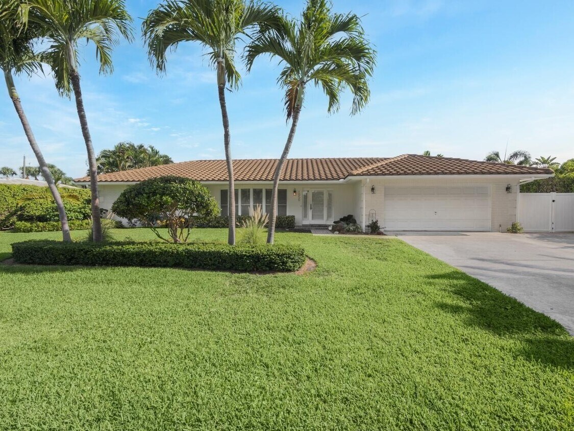 Primary Photo - 1050 Gulfstream Way