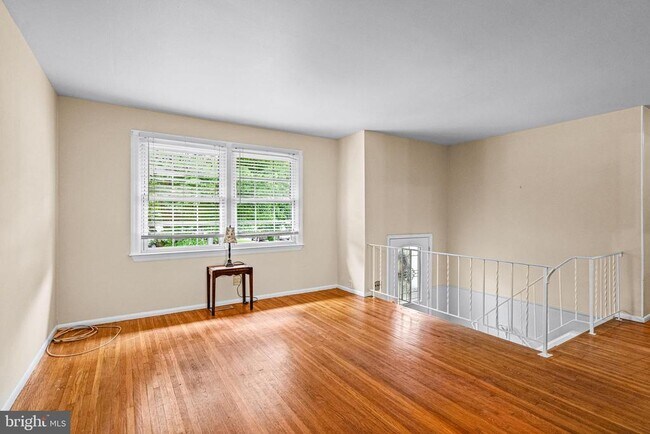 Building Photo - 636 Woodland Ave