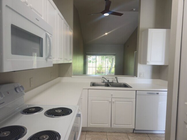 Foto del edificio - 2 bed 2 bath