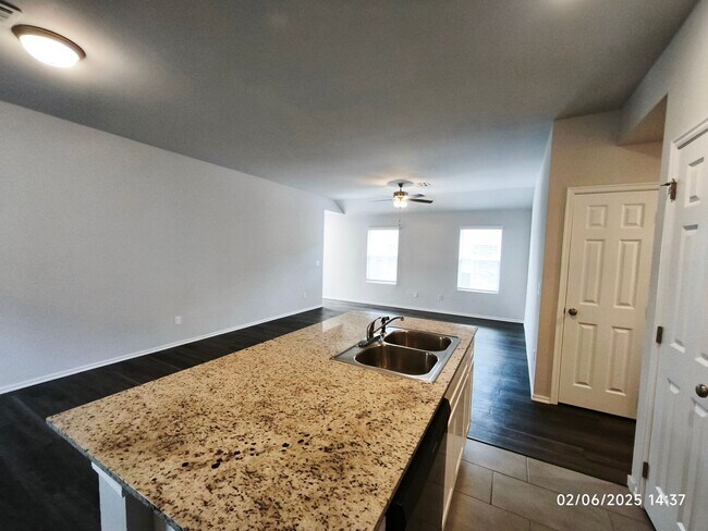 Foto del edificio - Beautiful 3 Bedroom 2 Bath Home for rent