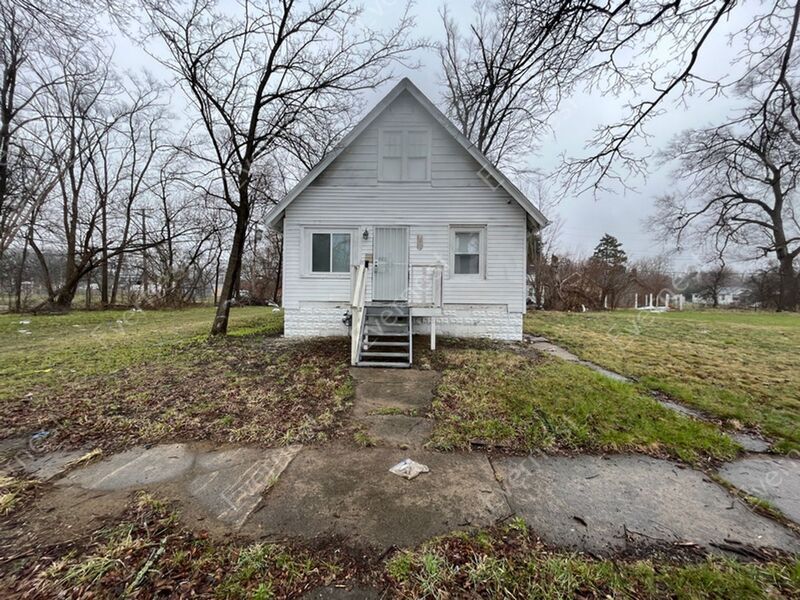 Primary Photo - 15904 Muirland St