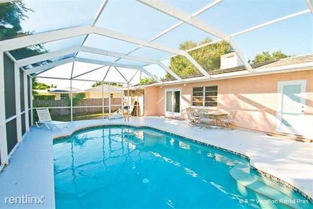 Primary Photo - 328 Bayshore Dr